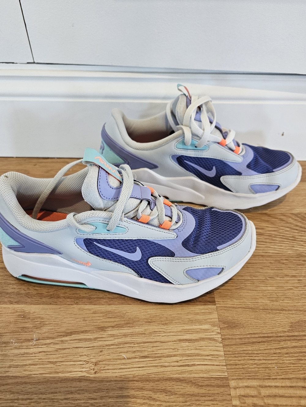 Nike AirMax Bolt shoes, size 6.5Y (6.5 youth).